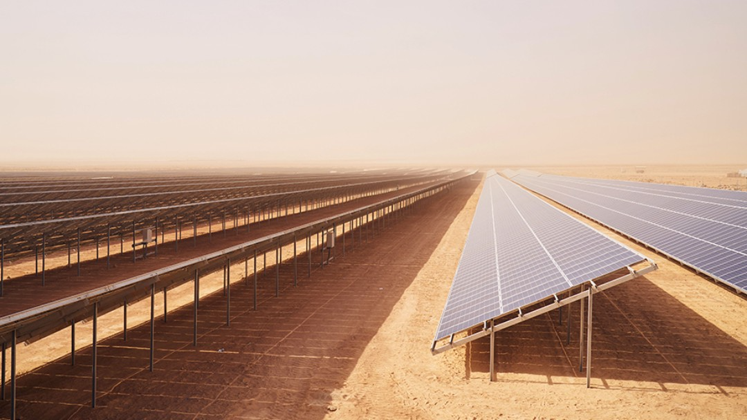 Philadelphia Solar photovoltaic module rows at Al-Husainiyah